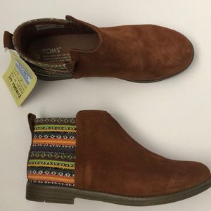 Girls TOM’s girl booties. Size 5